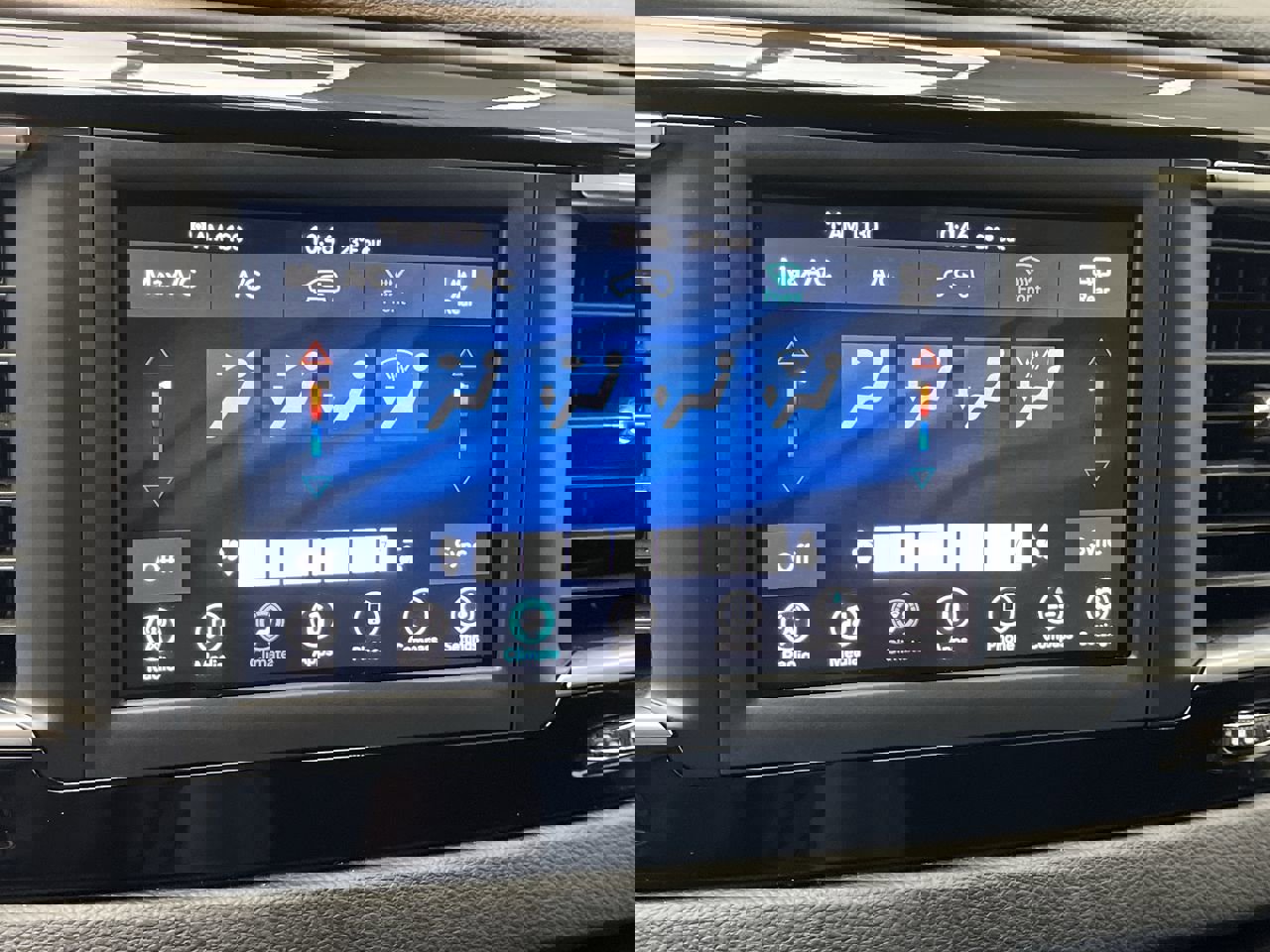 Used 2021 Chrysler Voyager L image 16