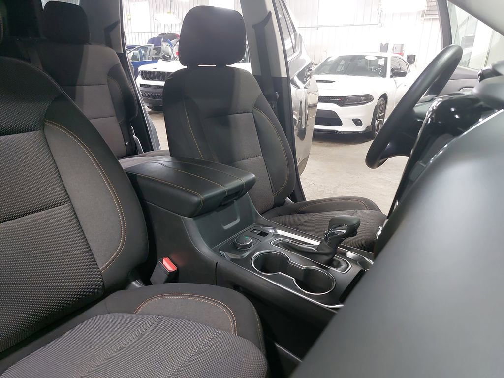 Used 2021 Chevrolet Traverse LS FWD image 10