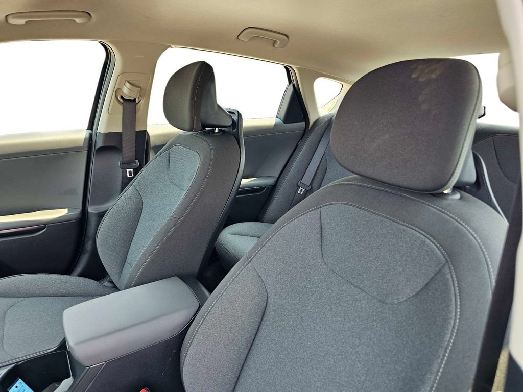 Certified 2025 Kia K4 FWD image 17