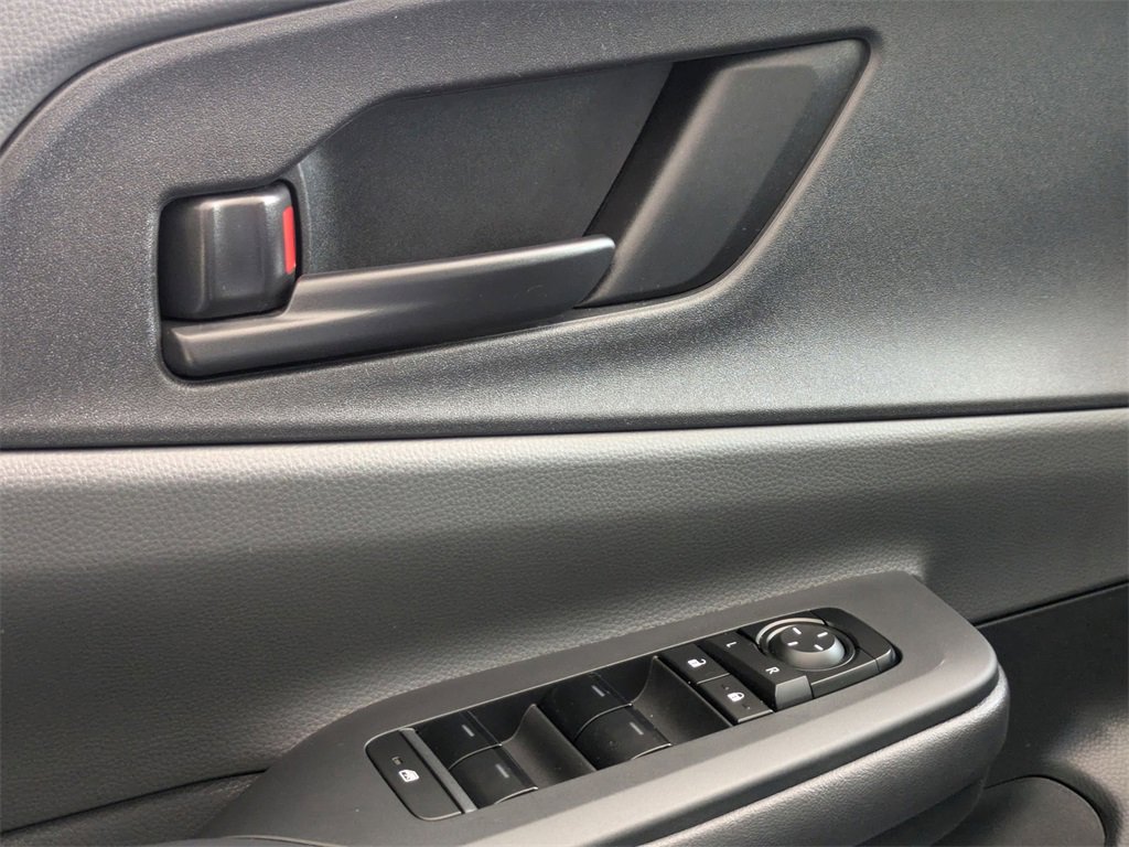 Used 2024 Toyota Prius LE image 13