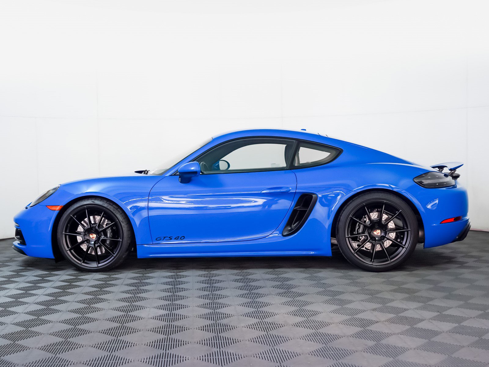 Used 2025 Porsche 718 Cayman GT4 image 2