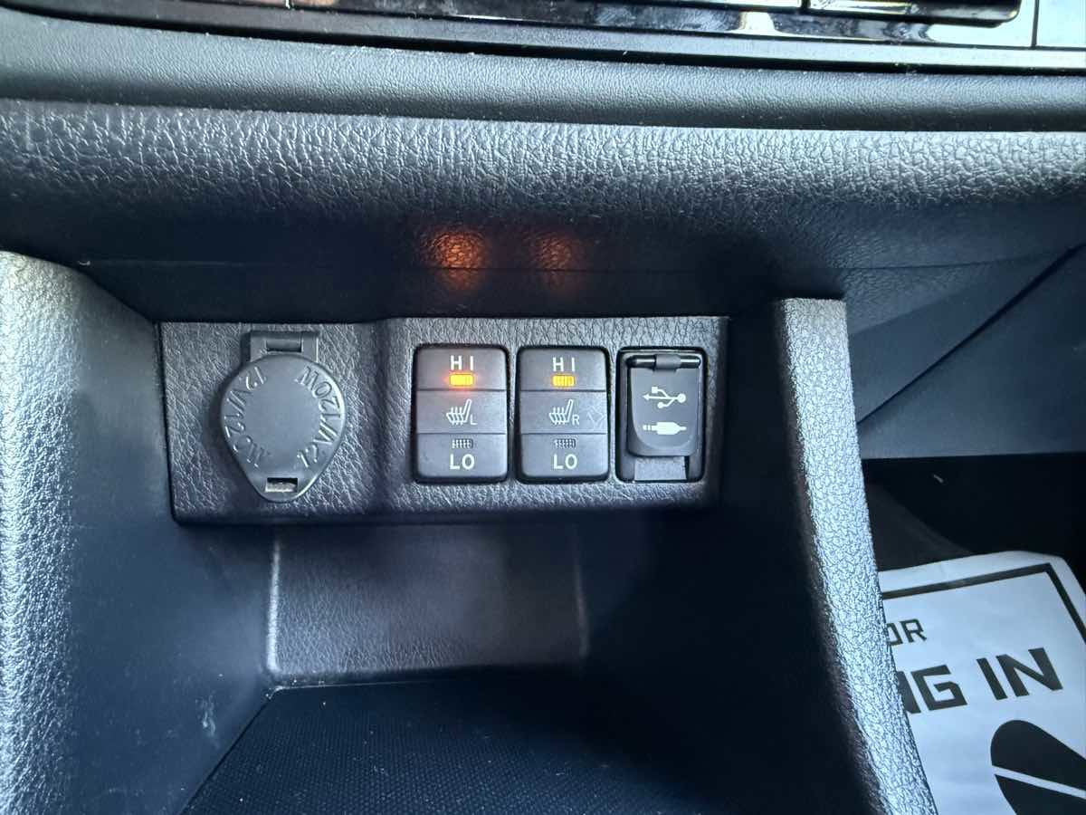 Used 2018 Toyota Corolla XLE image 21