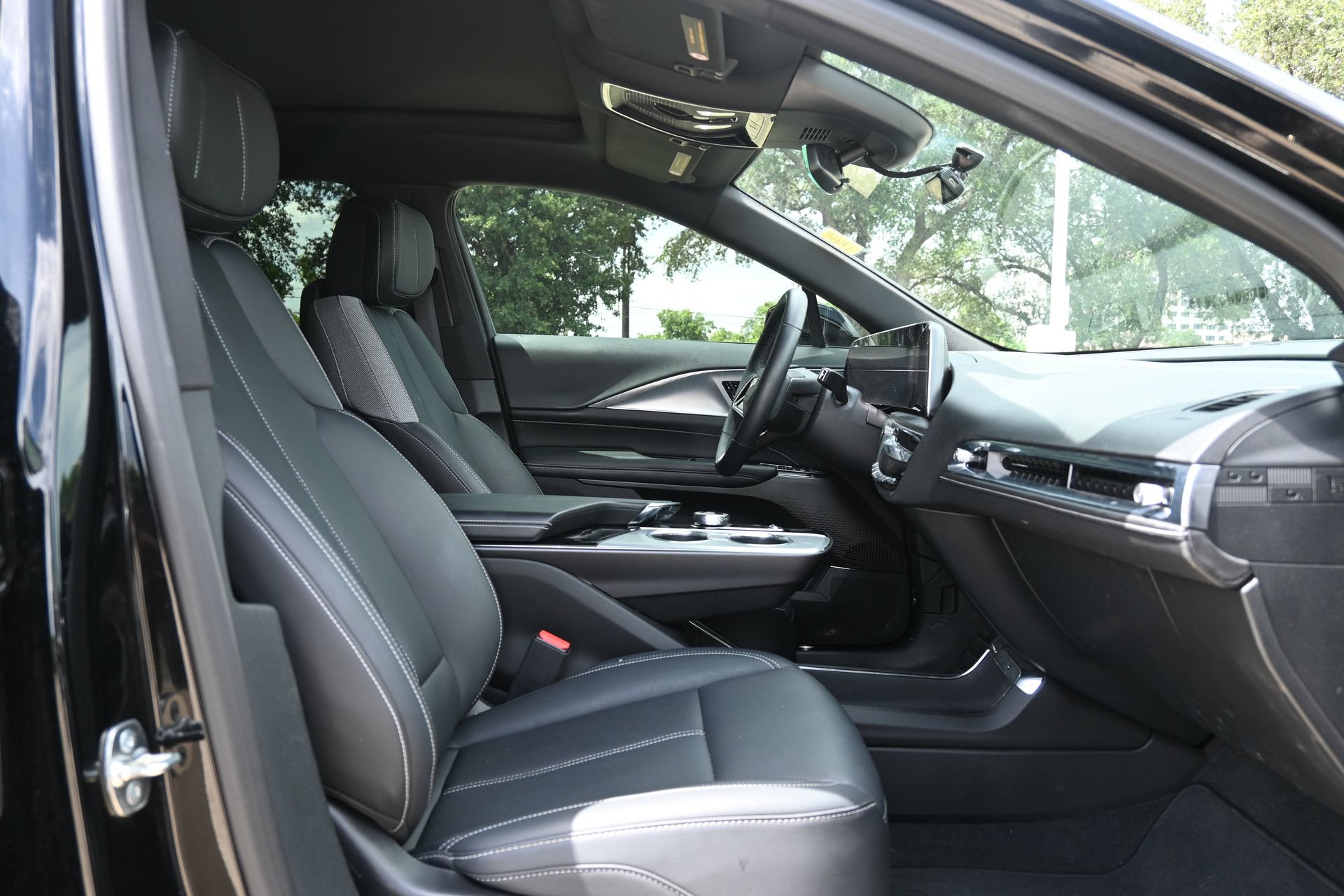 Certified 2024 Cadillac Lyriq Tech AWD/4WD image 22