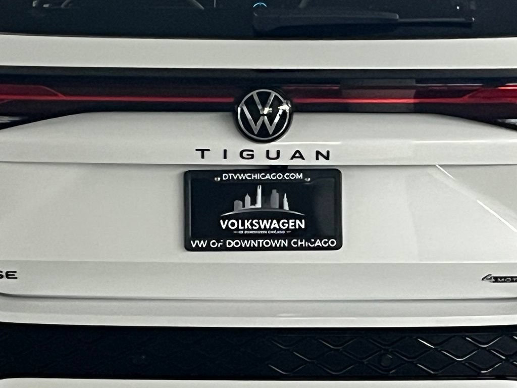Used 2025 Volkswagen Tiguan SE R-Line AWD/4WD image 36