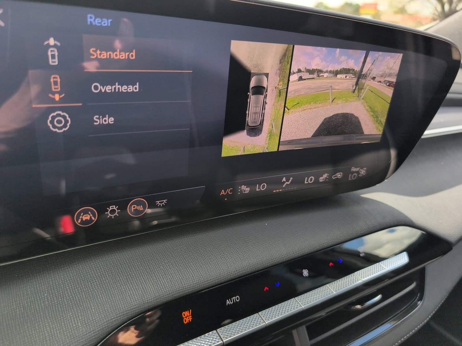 Used 2025 Buick Enclave Preferred image 28