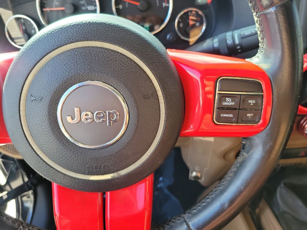Used 2013 Jeep Wrangler Sahara w/ Connectivity Group AWD/4WD image 19