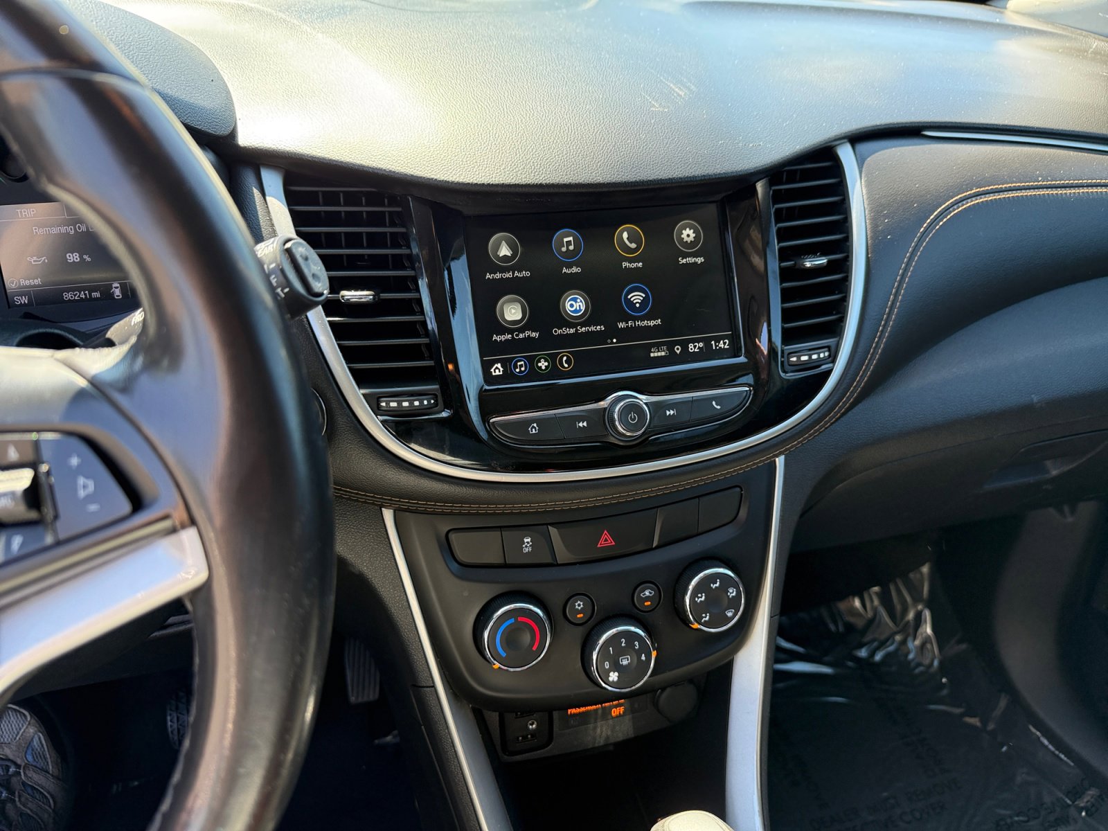 Used 2019 Chevrolet Trax LT w/ LT Convenience Package image 12