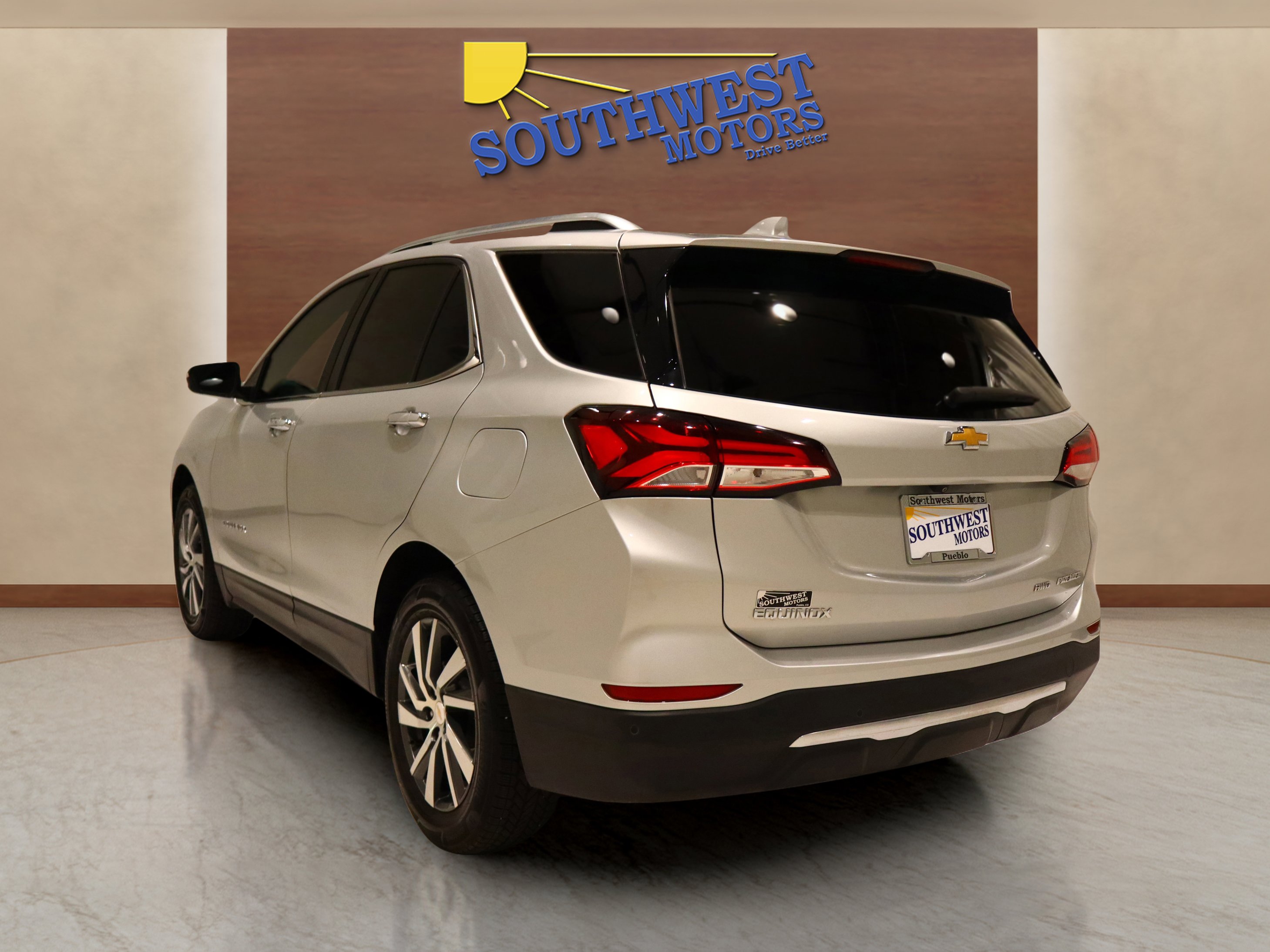 Used 2022 Chevrolet Equinox Premier image 2