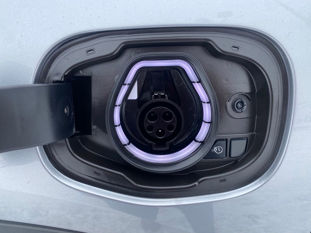 Used 2024 Ford Escape SE image 9