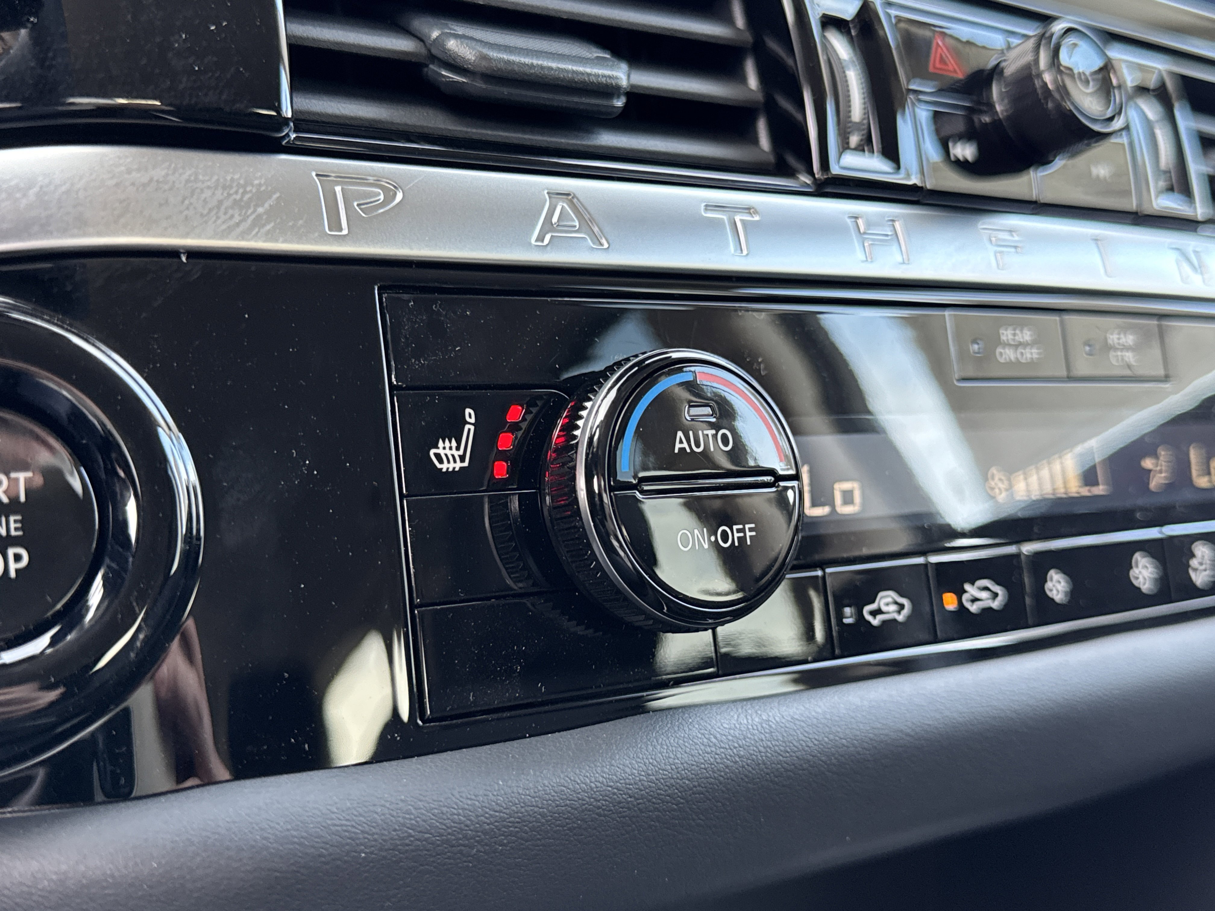 New 2026 Nissan Pathfinder SV AWD/4WD image 25