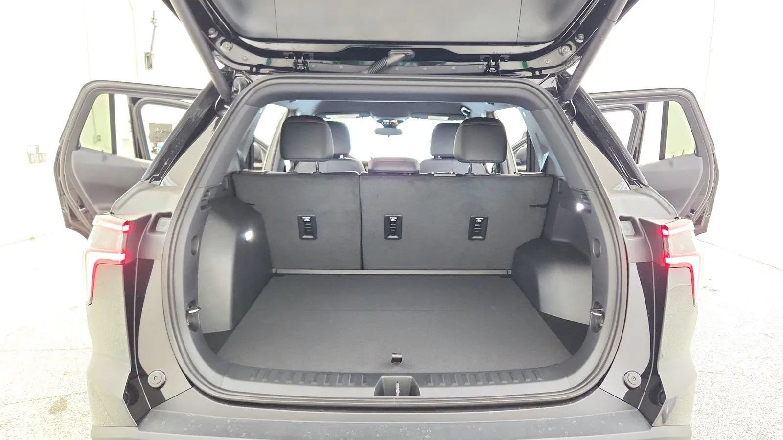New 2027 Chevrolet Equinox RS w/ Convenience Package III AWD/4WD image 40