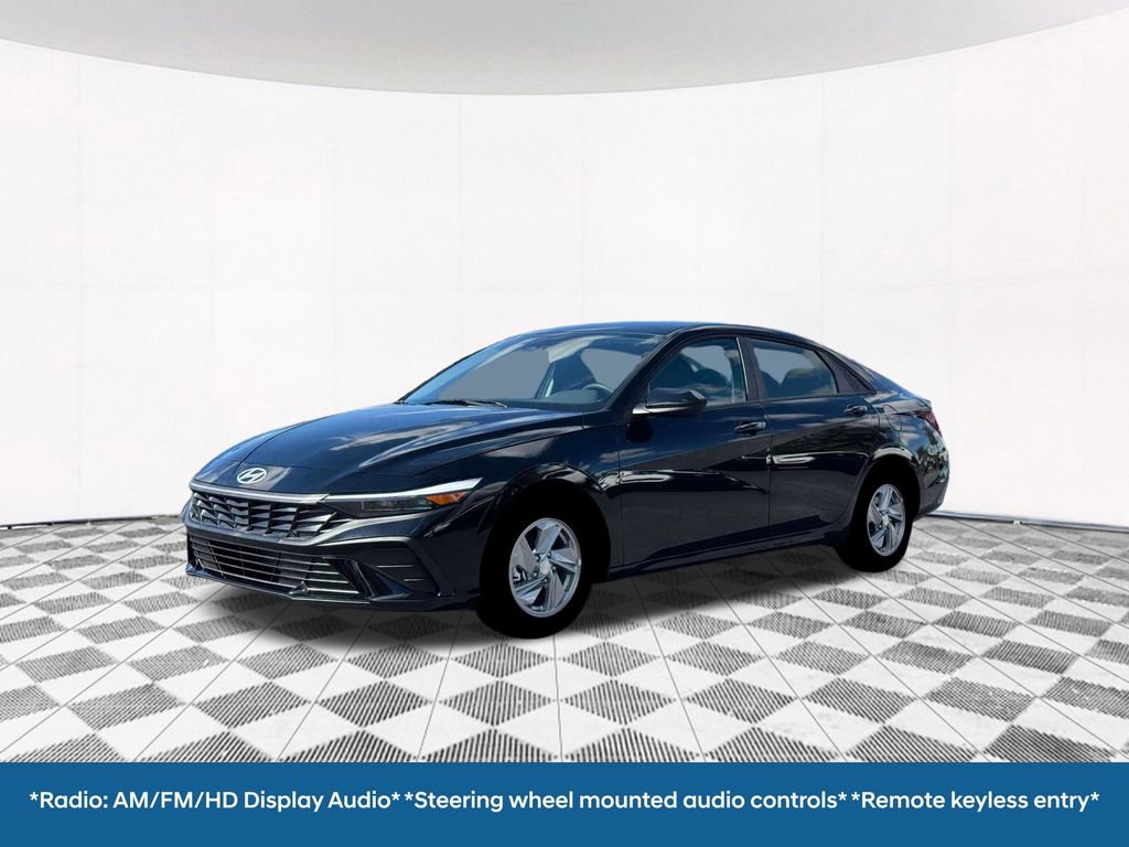 New 2026 Hyundai Elantra SE image 2