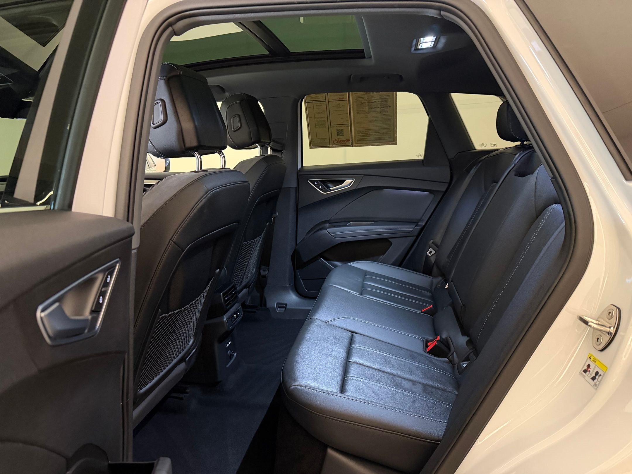 Used 2025 Audi Q4 e-tron Premium w/ Convenience Package AWD/4WD image 15