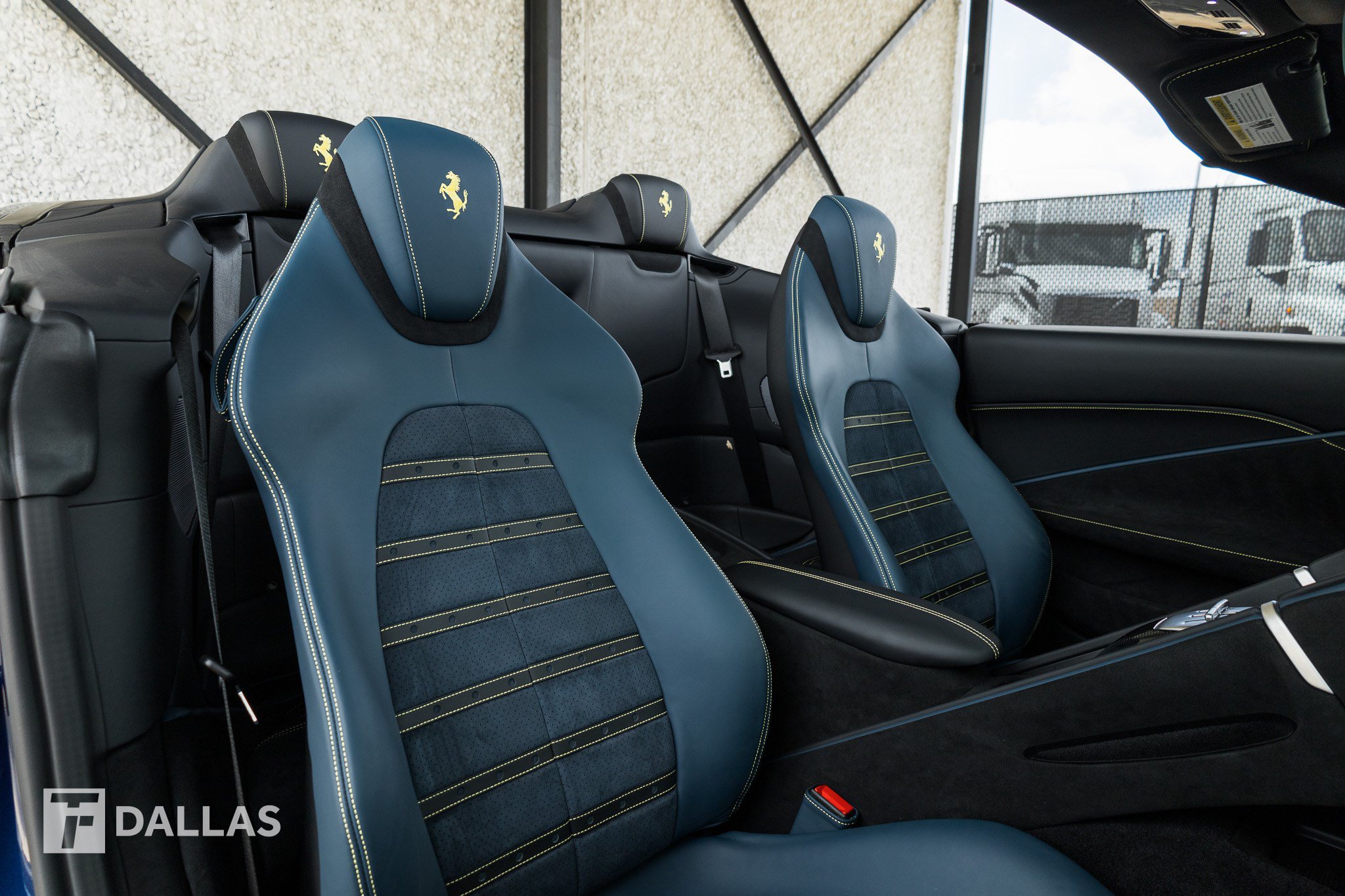 Used 2025 Ferrari Roma Spider RWD image 39