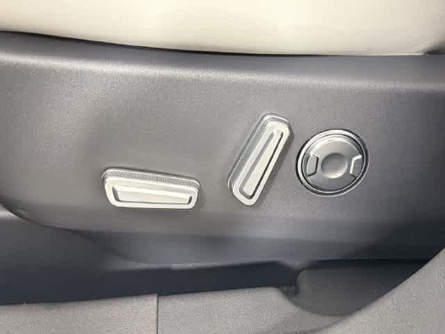 New 2026 Lincoln Nautilus Premier AWD/4WD image 16