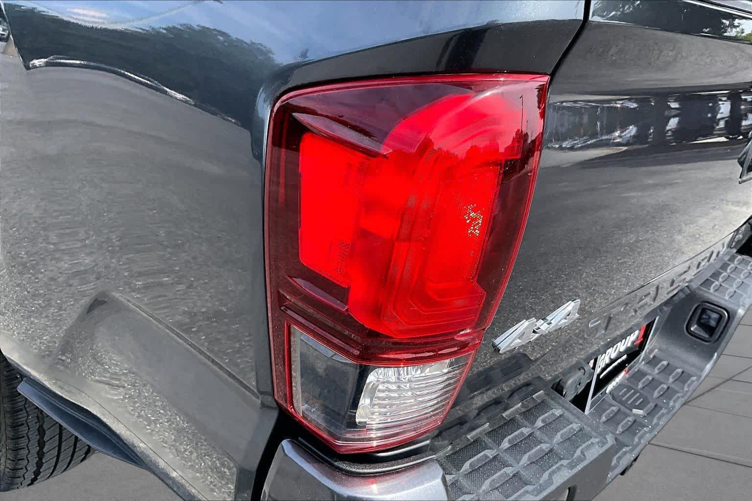 Used 2022 Toyota Tacoma SR AWD/4WD image 26