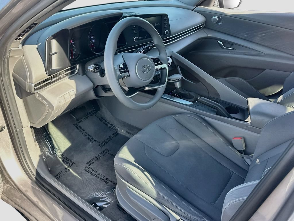 Used 2022 Hyundai Elantra SEL FWD image 9