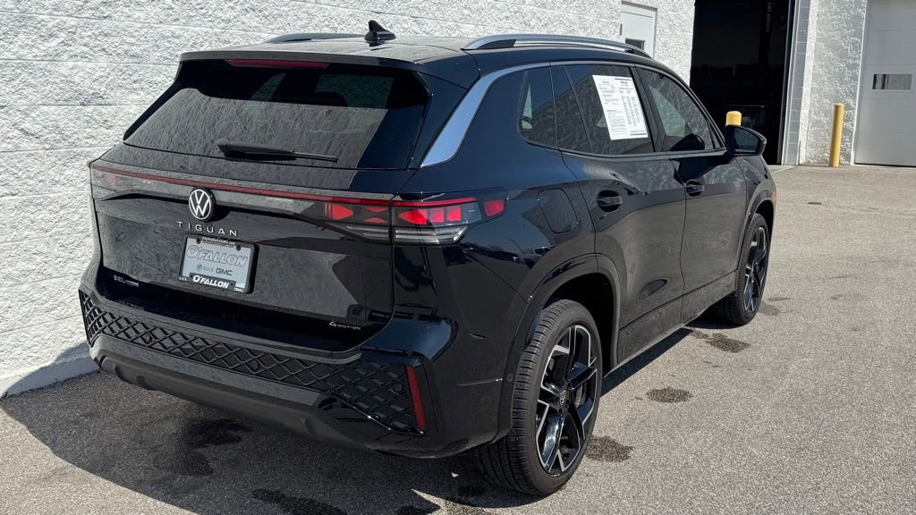 Used 2026 Volkswagen Tiguan SEL R-Line AWD/4WD image 8