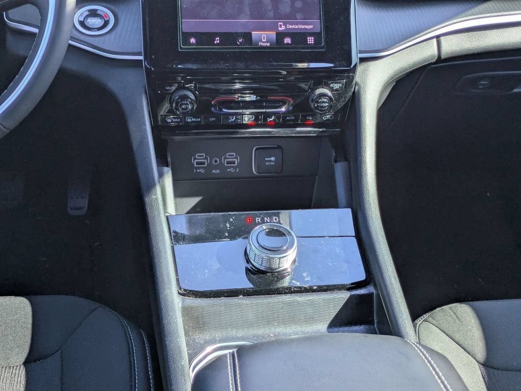 Used 2025 Jeep Grand Cherokee Laredo X RWD image 16