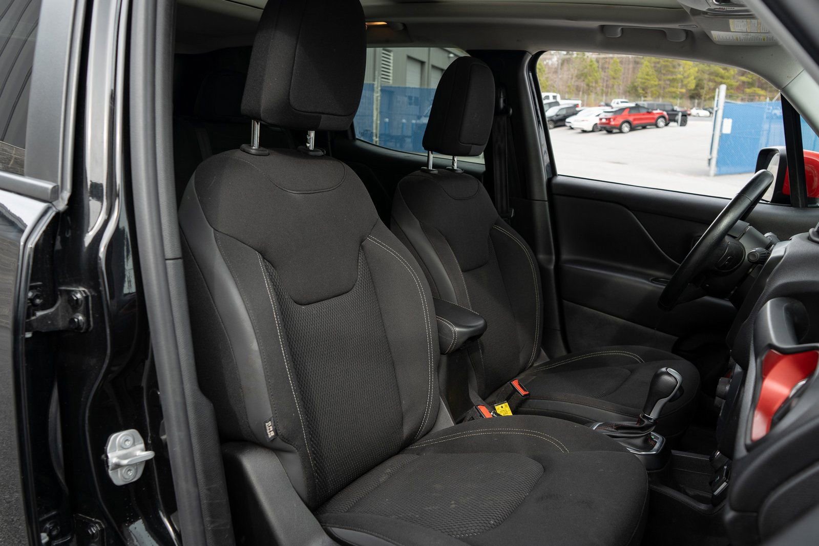 Used 2023 Jeep Renegade Latitude w/ Sun/Sound Group image 22