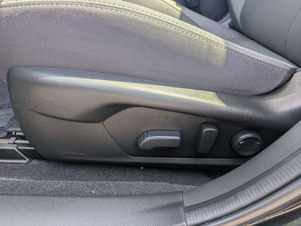 Used 2025 Subaru Crosstrek 2.0i Premium AWD/4WD image 14