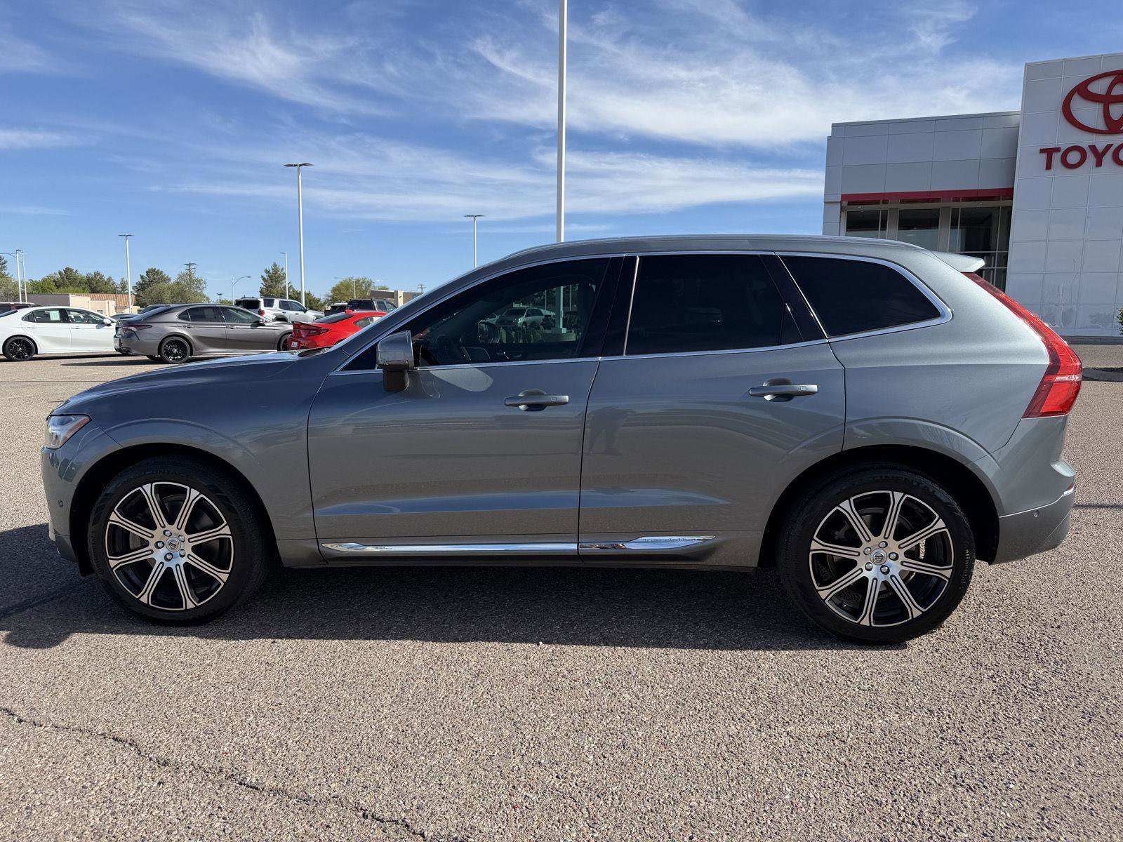 Used 2018 Volvo XC60 T6 Inscription w/ Luxury Seat Package image 3