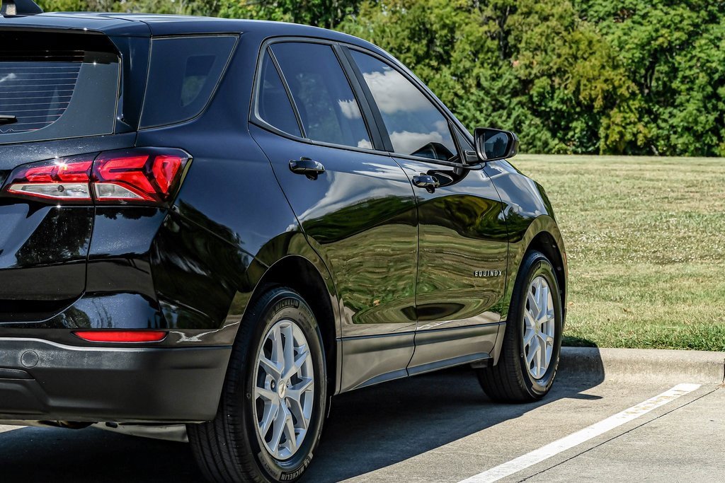 Used 2022 Chevrolet Equinox LS image 13