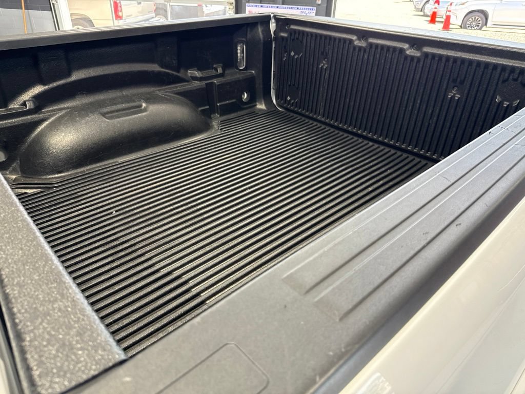 Used 2026 RAM 1500 Laramie AWD/4WD image 12
