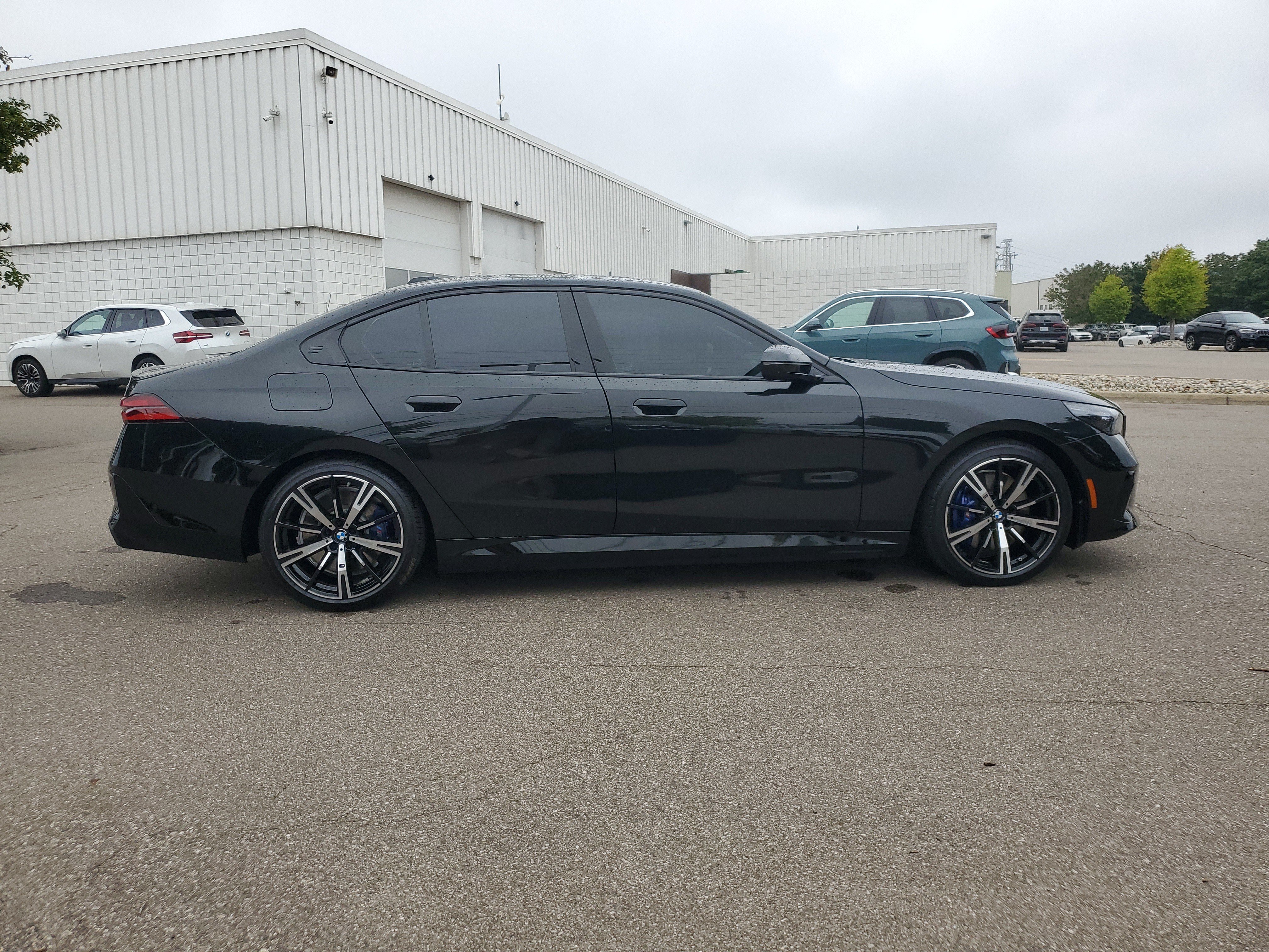 Used 2026 BMW 550e xDrive w/ Executive Package AWD/4WD image 6