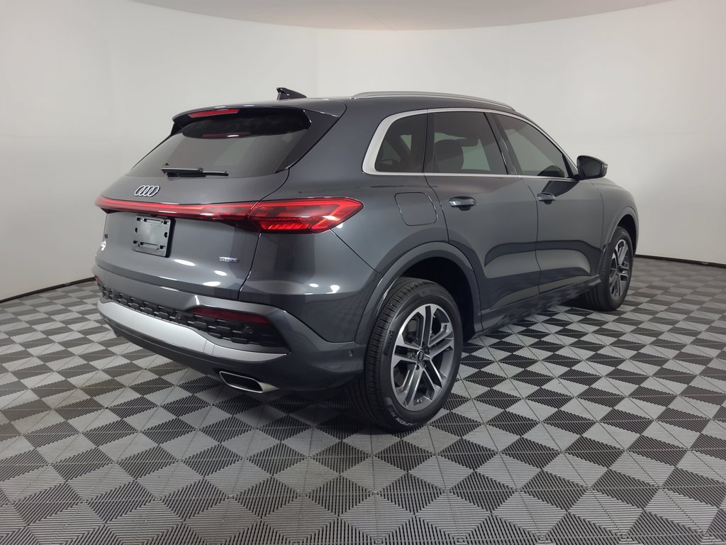 Used 2025 Audi Q5 Premium AWD/4WD image 3