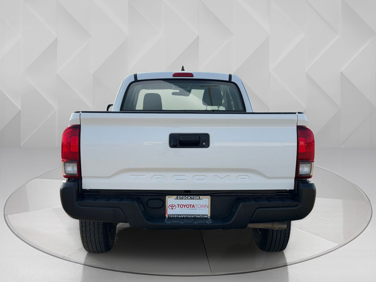 Used 2022 Toyota Tacoma SR image 4