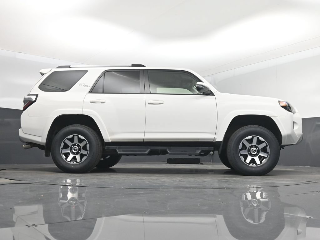 Used 2018 Toyota 4Runner TRD Off-Road Premium AWD/4WD image 16
