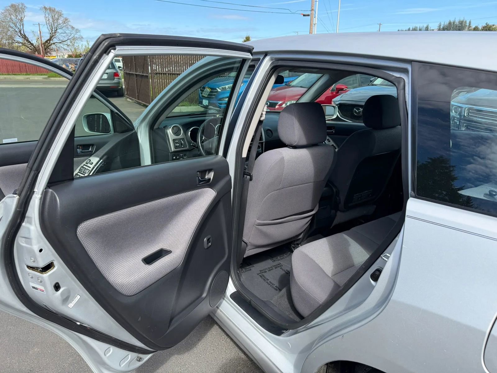 Used 2005 Toyota Matrix XR image 10