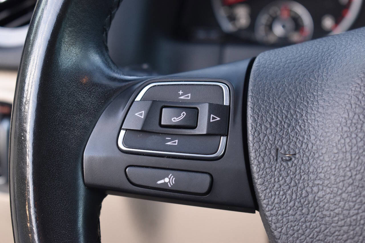 Used 2016 Volkswagen Tiguan SE image 19