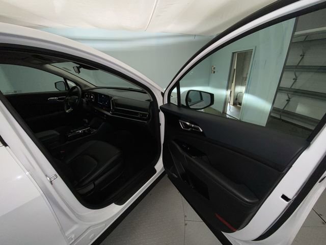 Used 2023 Kia Sportage EX image 24