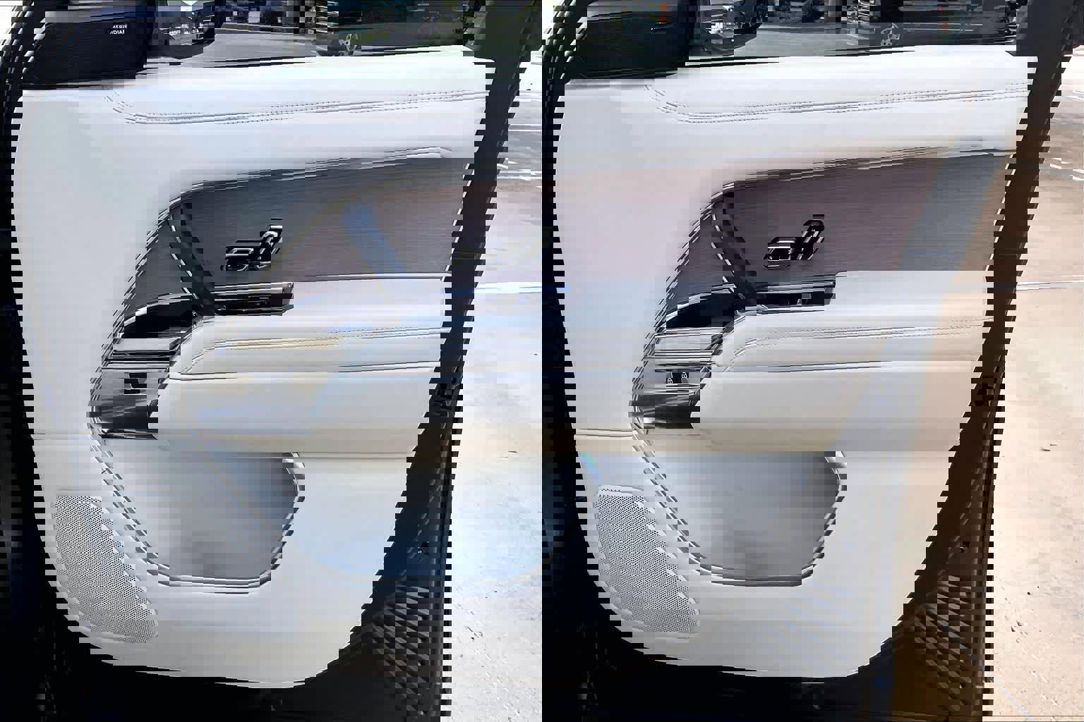 Used 2023 Land Rover Range Rover SE image 23