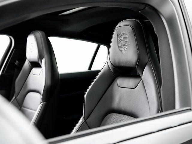 Certified 2025 Porsche Panamera 4 image 10