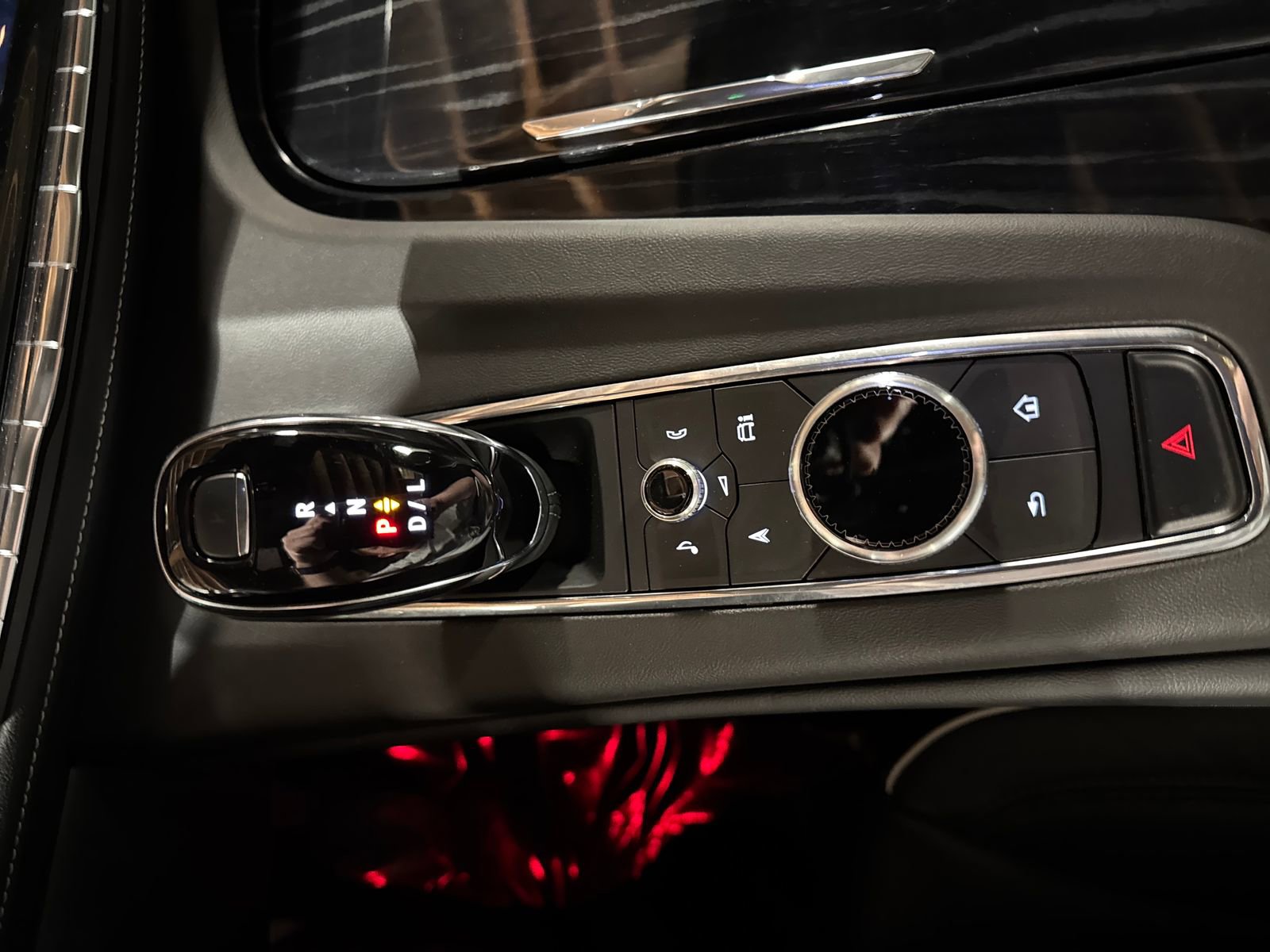 Used 2024 Cadillac Escalade Sport AWD/4WD image 24