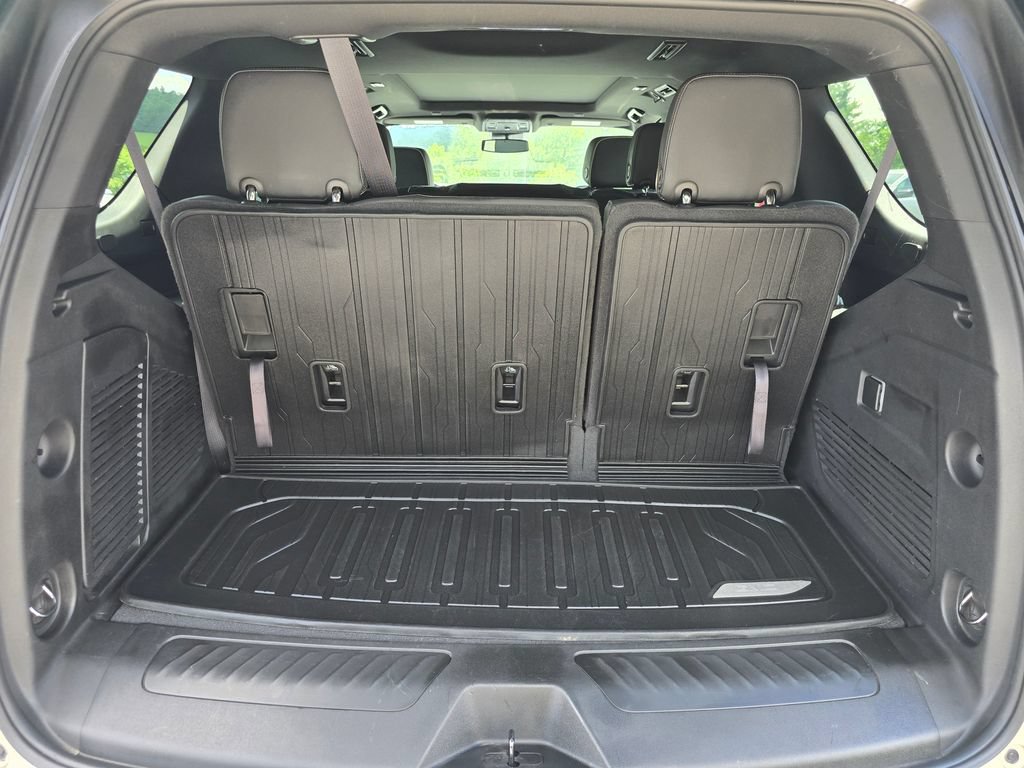 Used 2023 GMC Yukon SLT AWD/4WD image 15