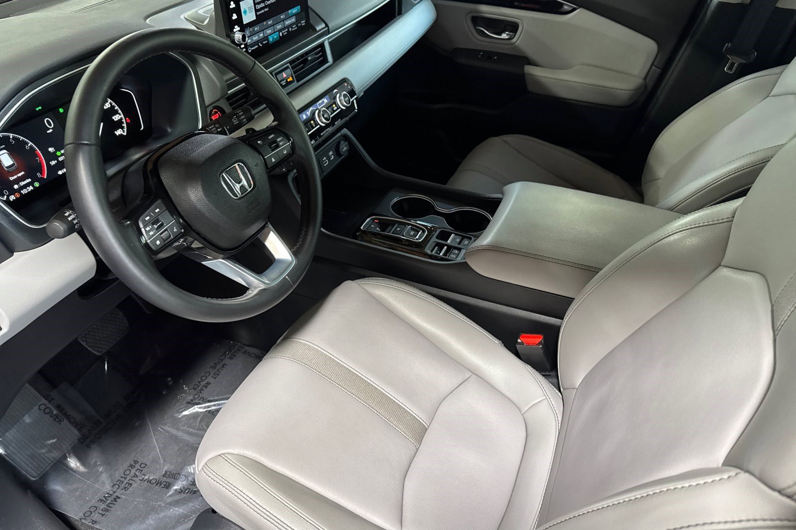 Certified 2024 Honda Pilot Touring image 4