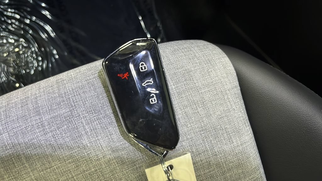 Used 2025 Volkswagen ID.4 Pro AWD/4WD image 38