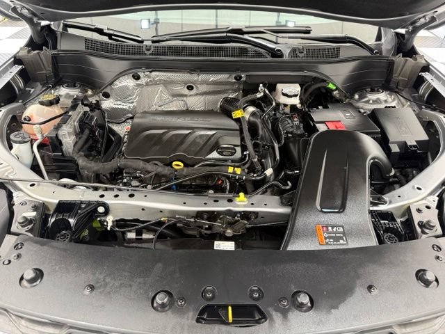 Used 2025 Chevrolet Trax LT FWD image 8