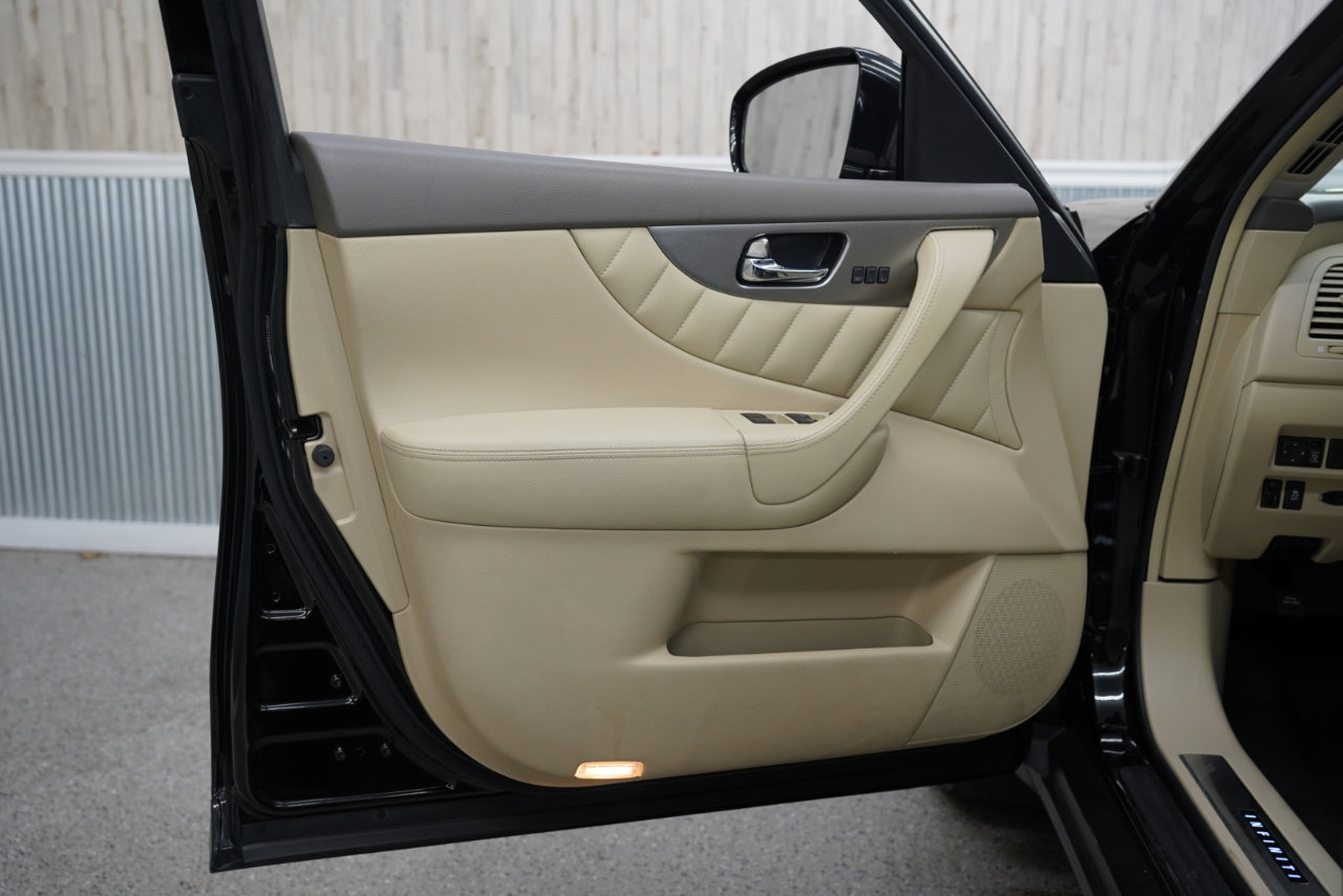 Used 2016 INFINITI QX70 AWD w/ Premium Package image 27