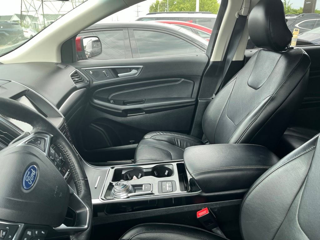 Used 2019 Ford Edge Titanium w/ Equipment Group 301A FWD image 24