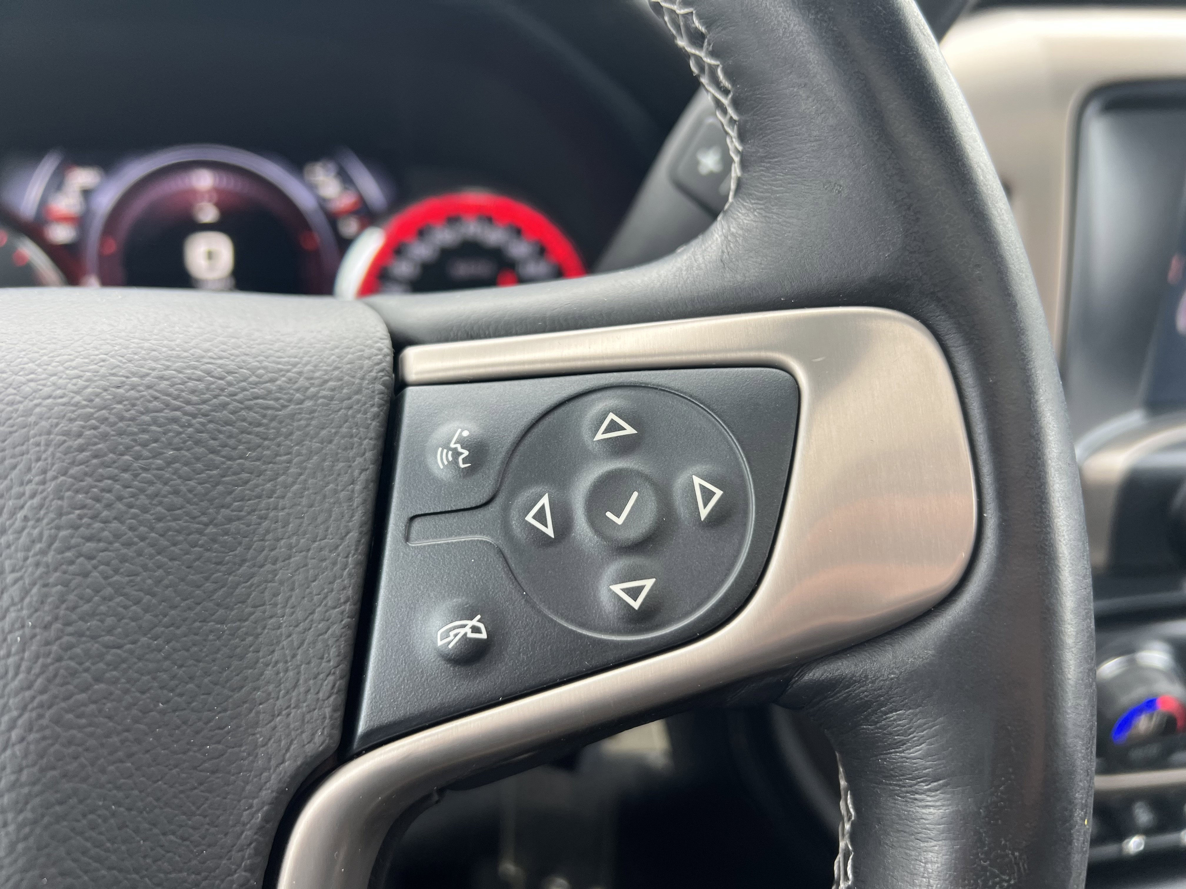 Used 2015 GMC Sierra 3500 Denali w/ Duramax Plus Package image 18