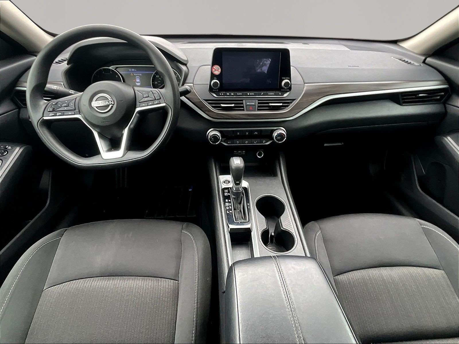 Used 2025 Nissan Altima 2.5 SV FWD image 7