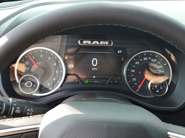 New 2026 RAM 1500 4x4 Crew Cab image 8