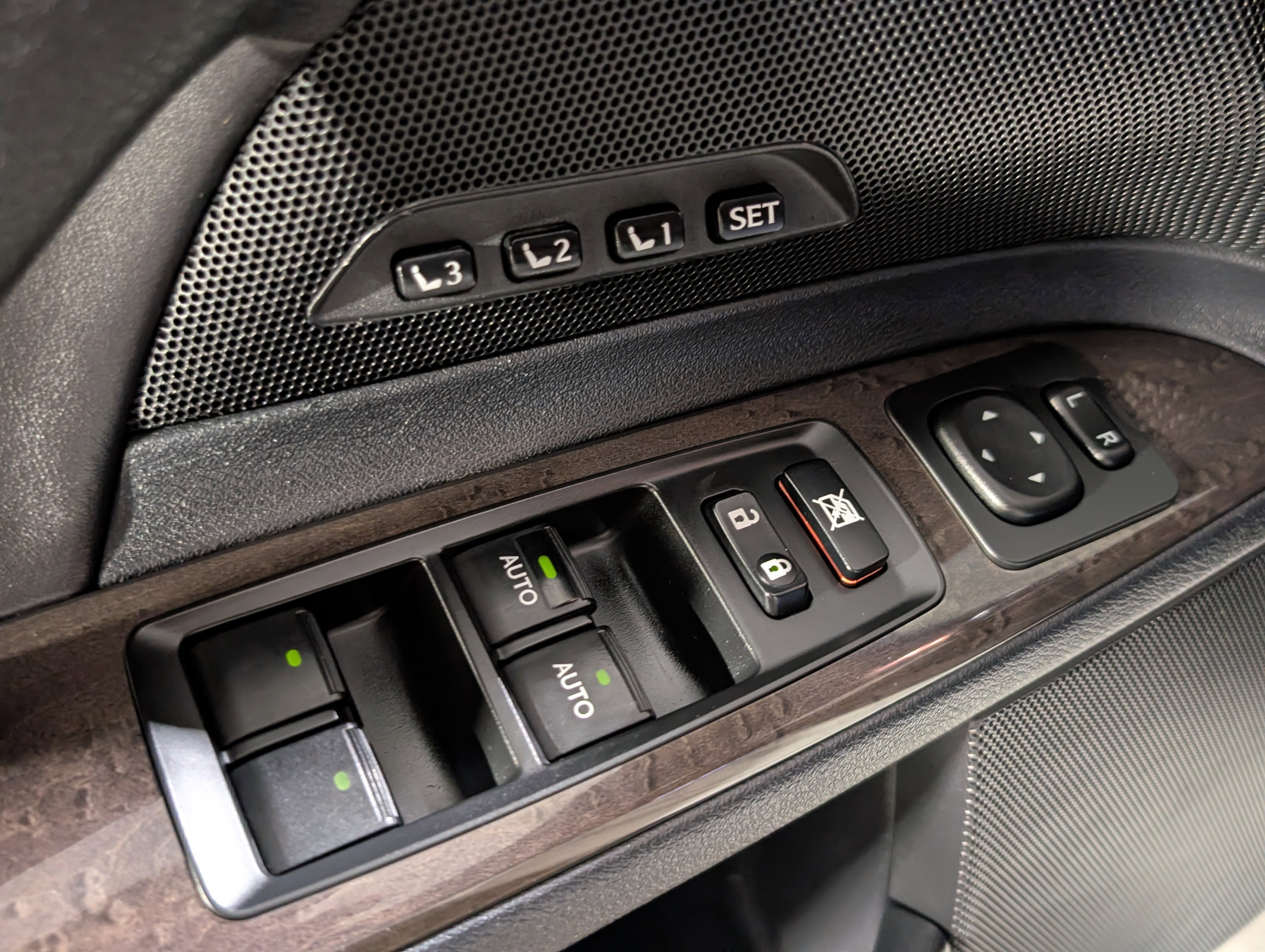 Used 2014 Lexus IS 350C w/ Luxury Package image 21