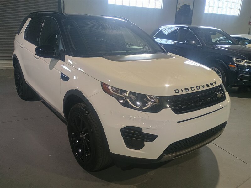 Used 2019 Land Rover Discovery Sport SE AWD/4WD image 7