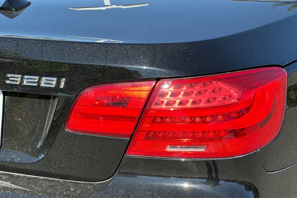 Used 2011 BMW 328i Convertible image 28